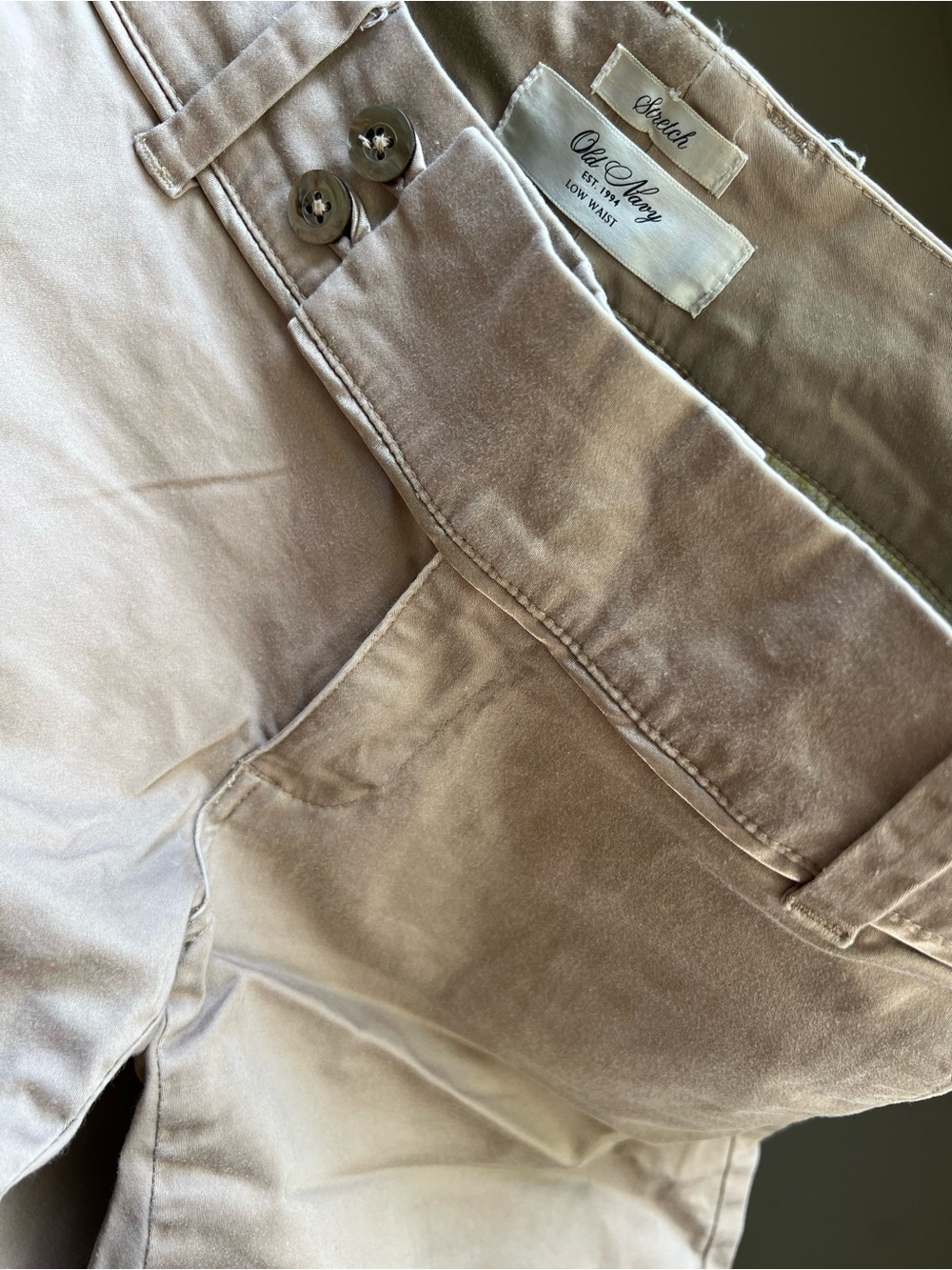 Old Navy Stretch Low Waist SHORTS in Taupe Beige with Satin Trim size 4
